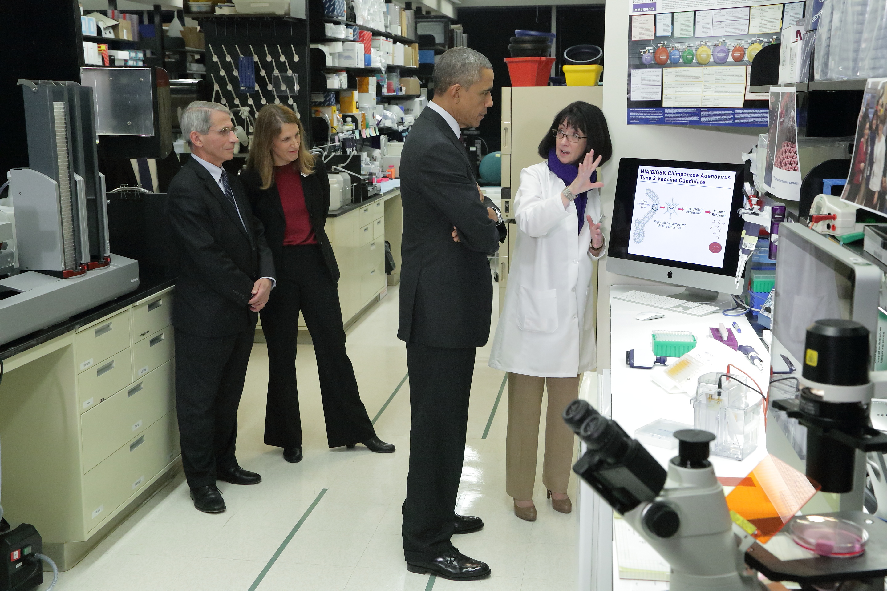 President during NIH lab visit